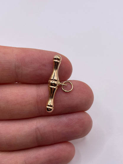 9ct gold t bar pendant