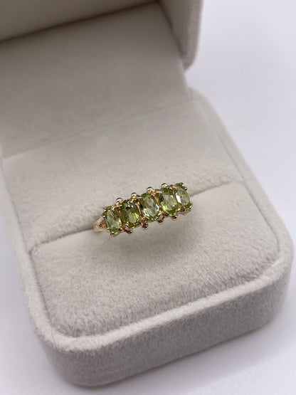 9ct gold peridot ring