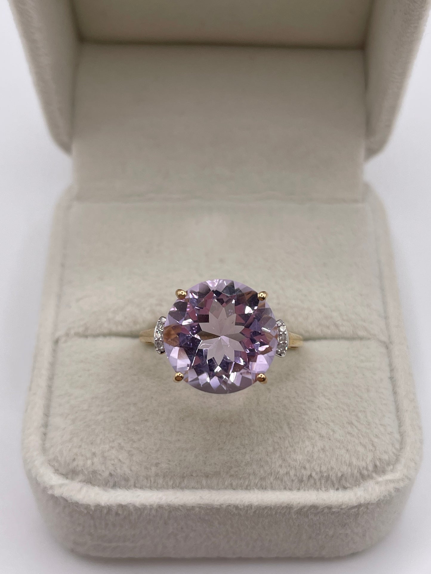 9ct gold amethyst and diamond ring