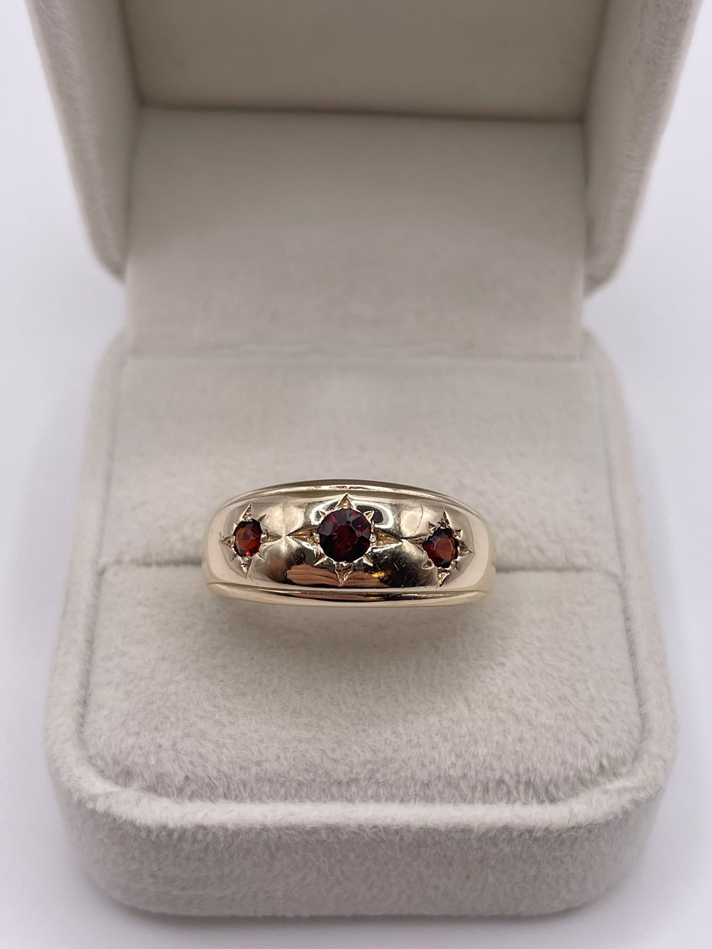 9ct gold garnet gypsy ring