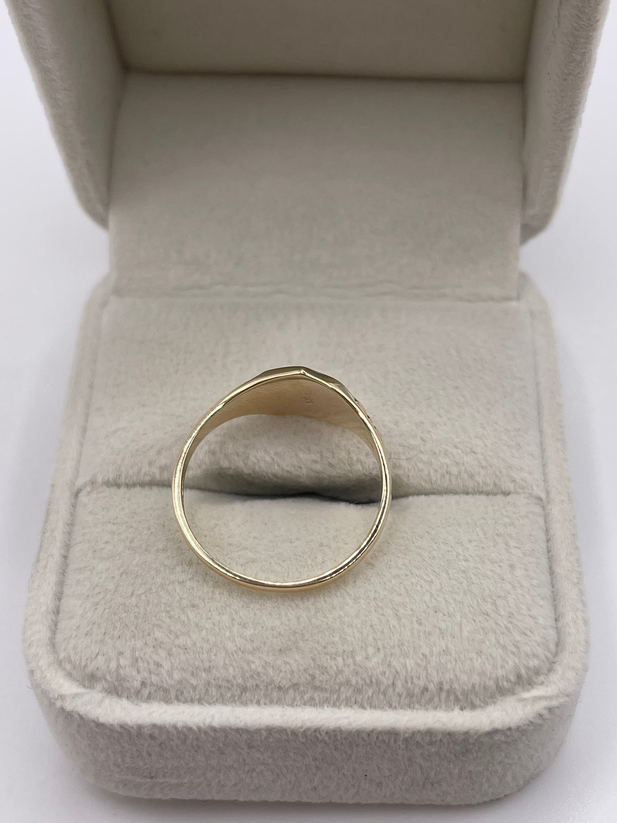 9ct gold shield signet ring