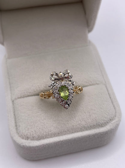 9ct gold peridot and diamond heart ring