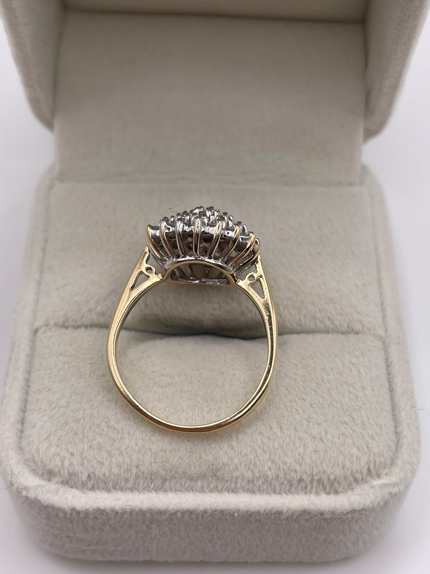 9ct gold diamond cluster ring