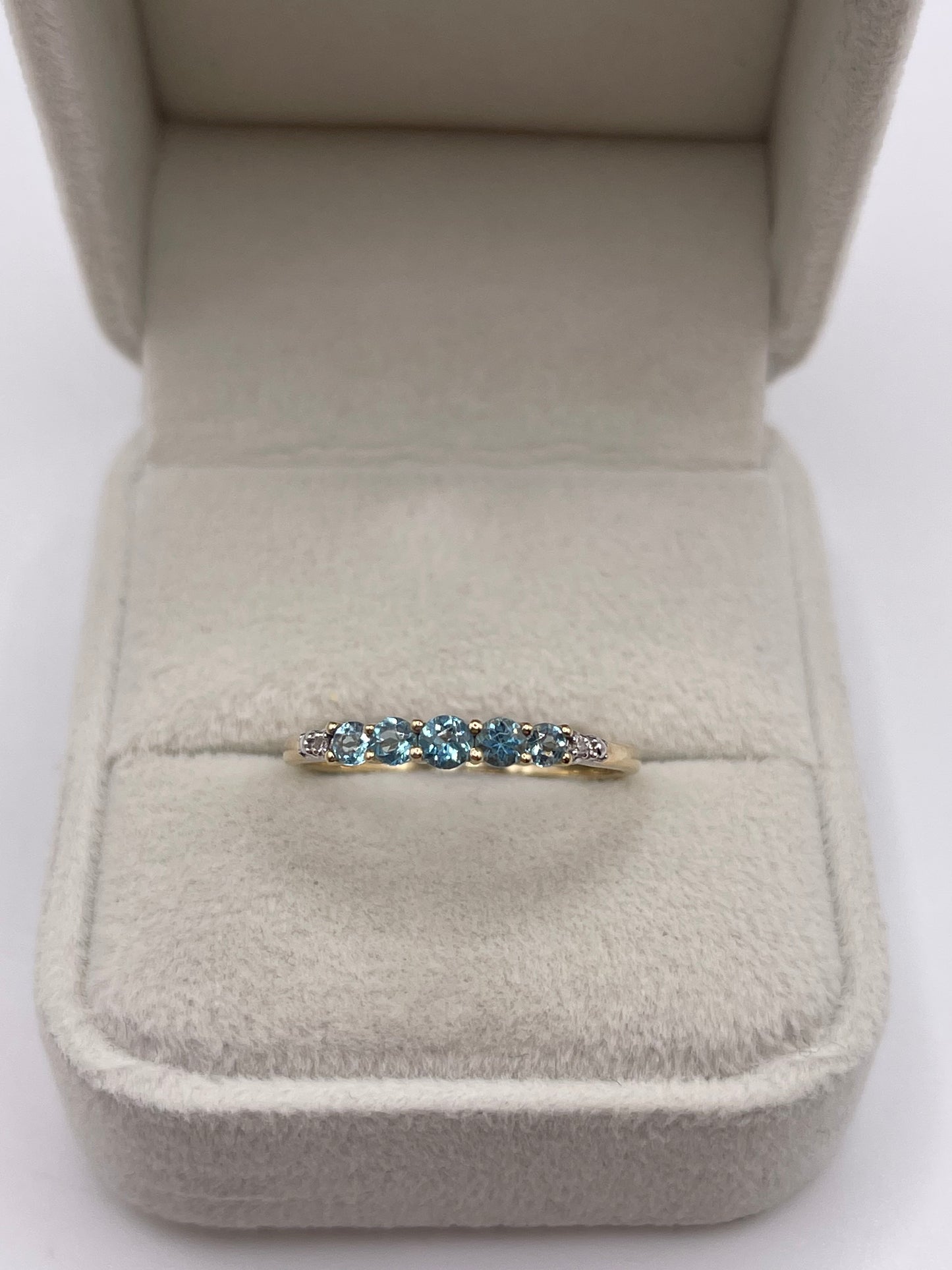 9ct gold topaz and diamond ring