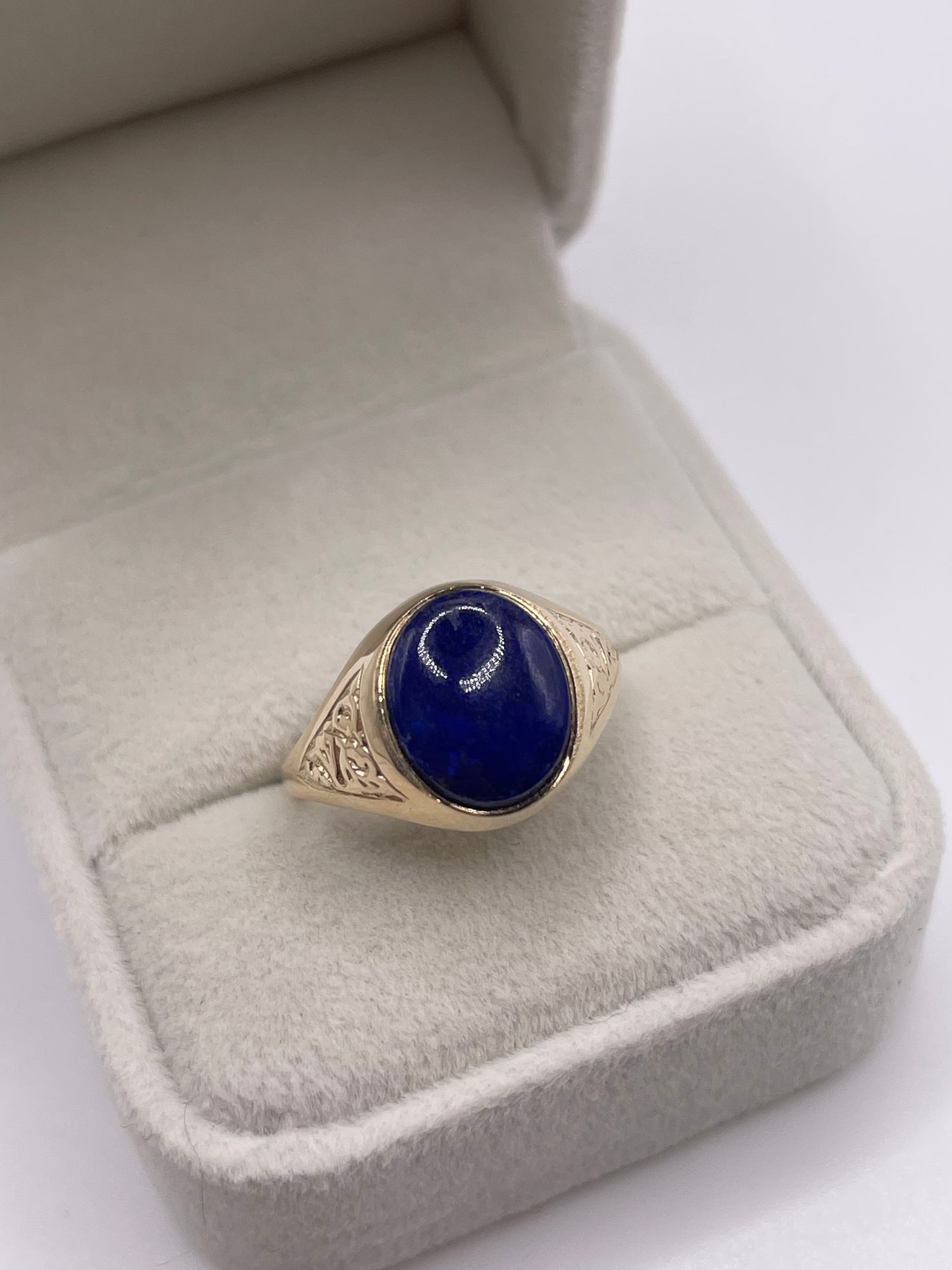 9ct gold lapis lazuli signet ring