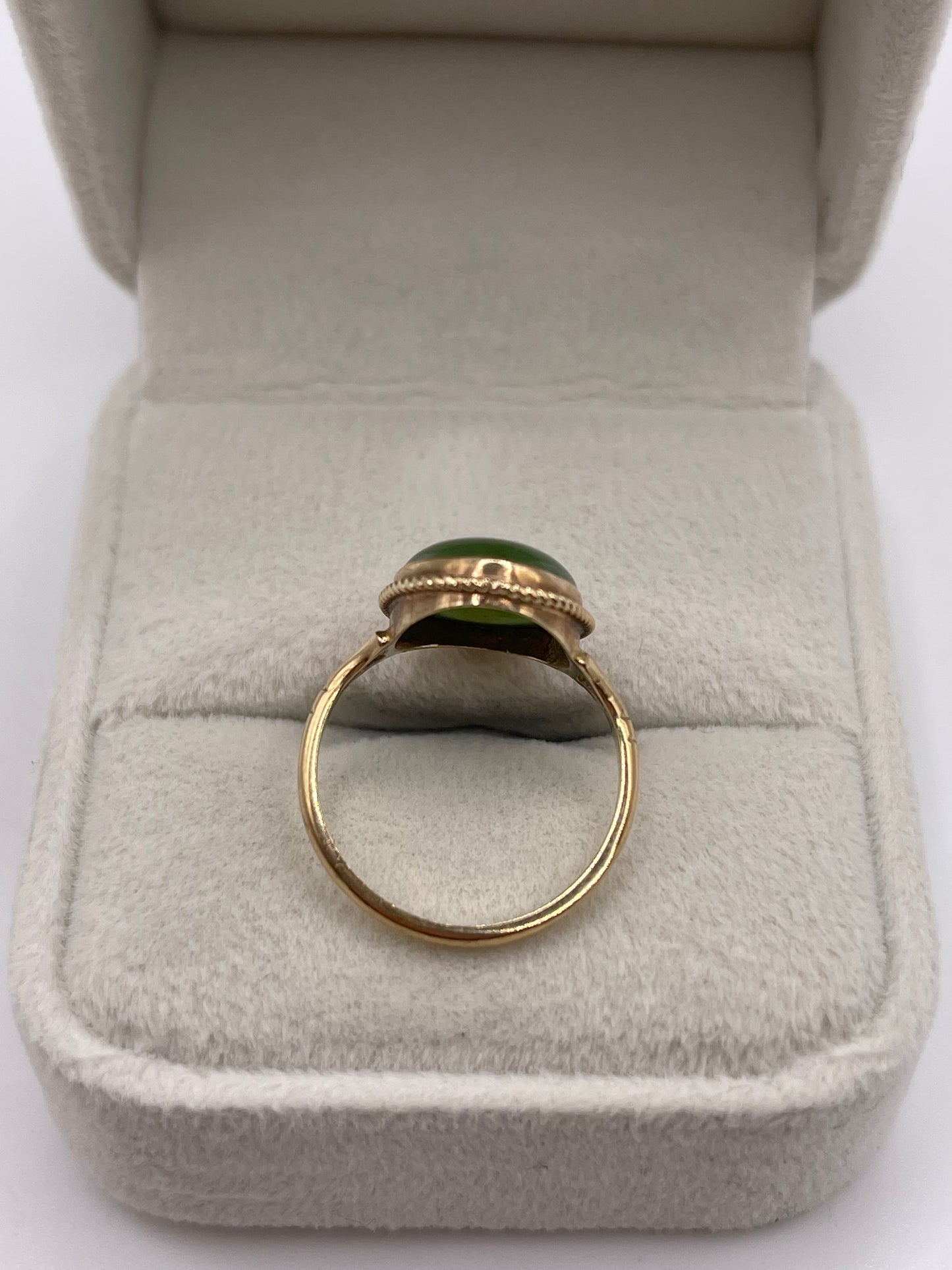 9ct gold jade ring