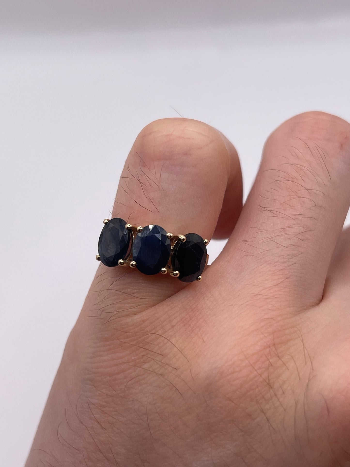 9ct gold sapphire ring