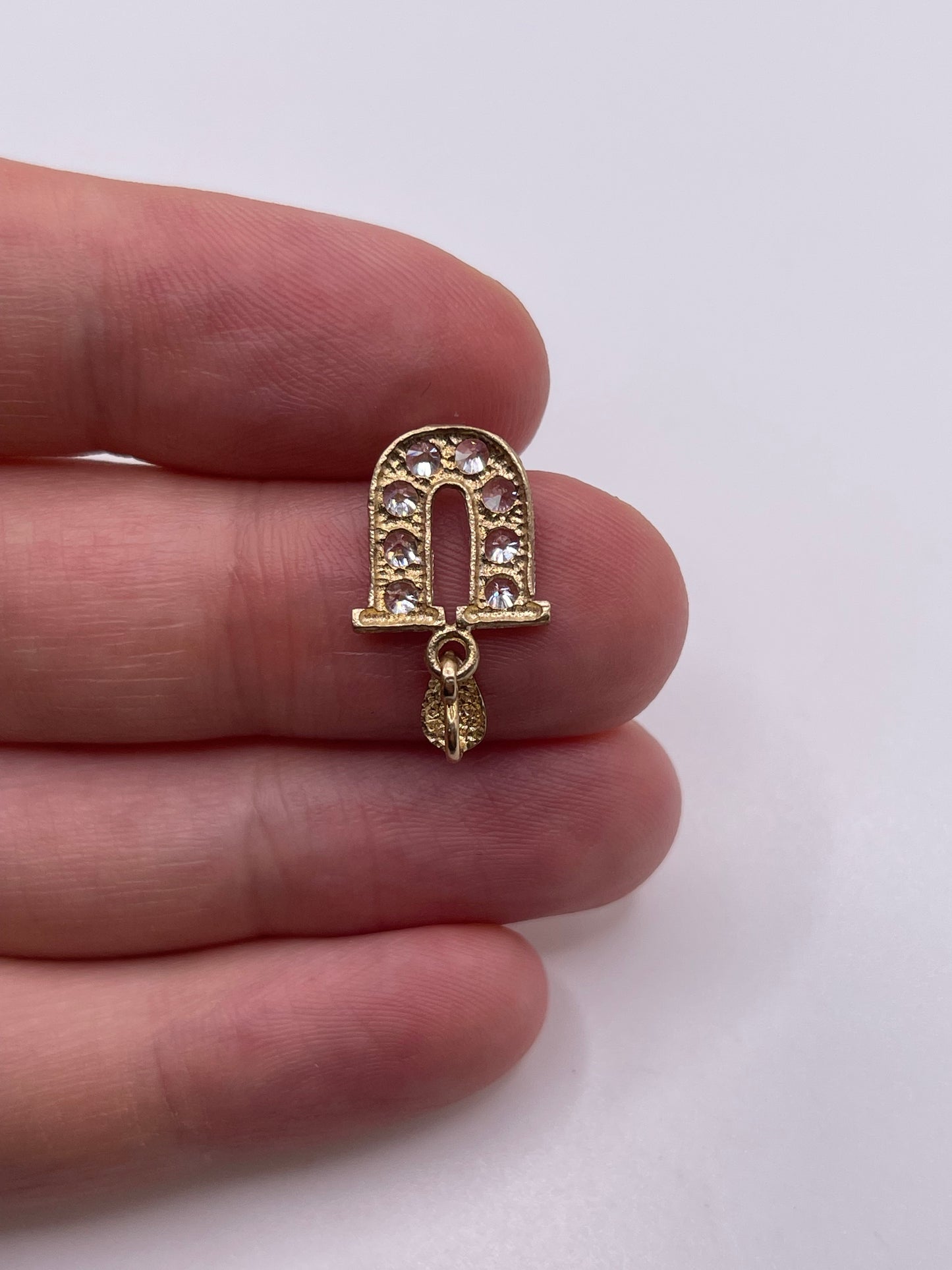 9ct gold cz initial U pendant