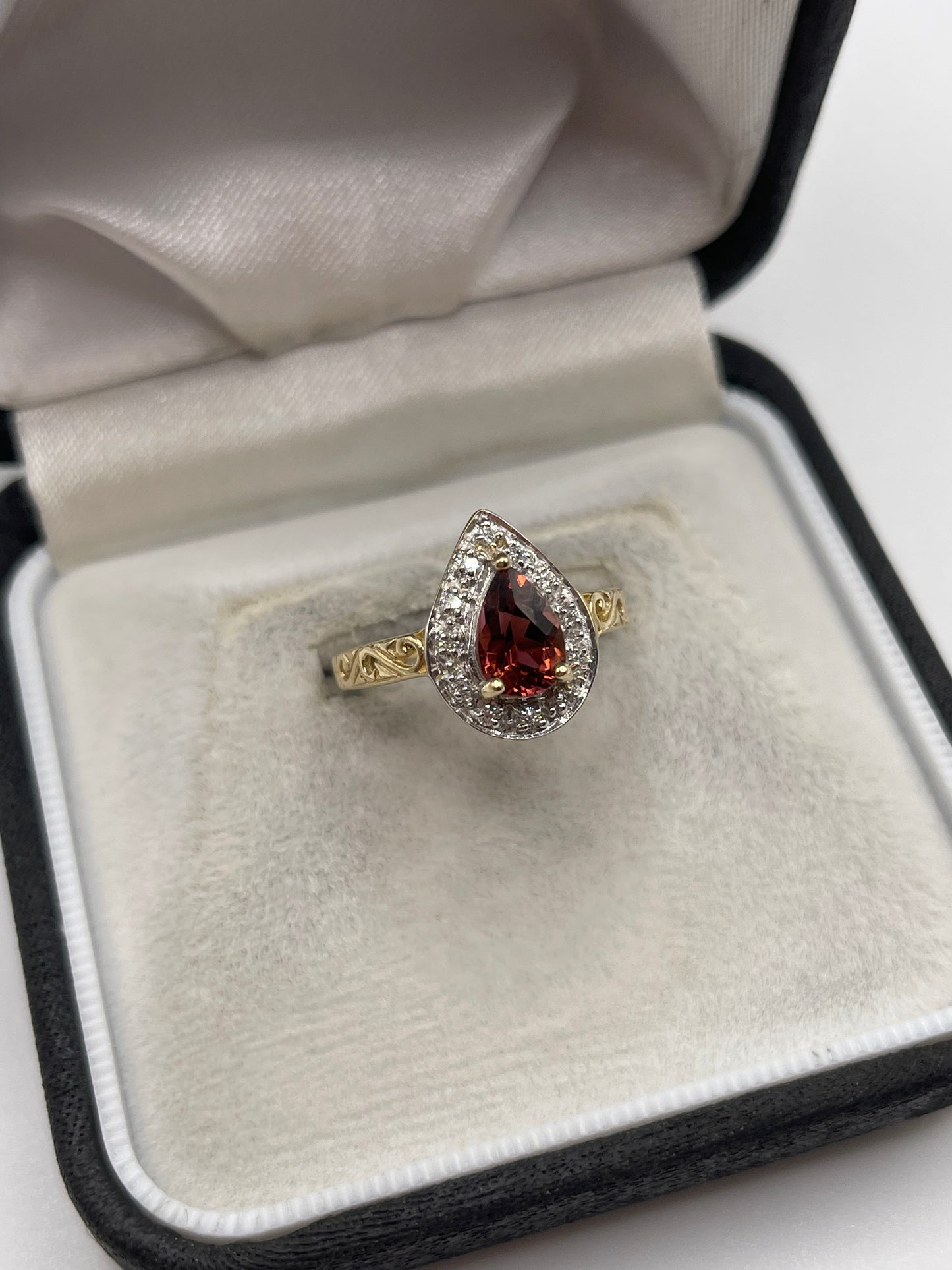 9ct gold tourmaline and diamond ring
