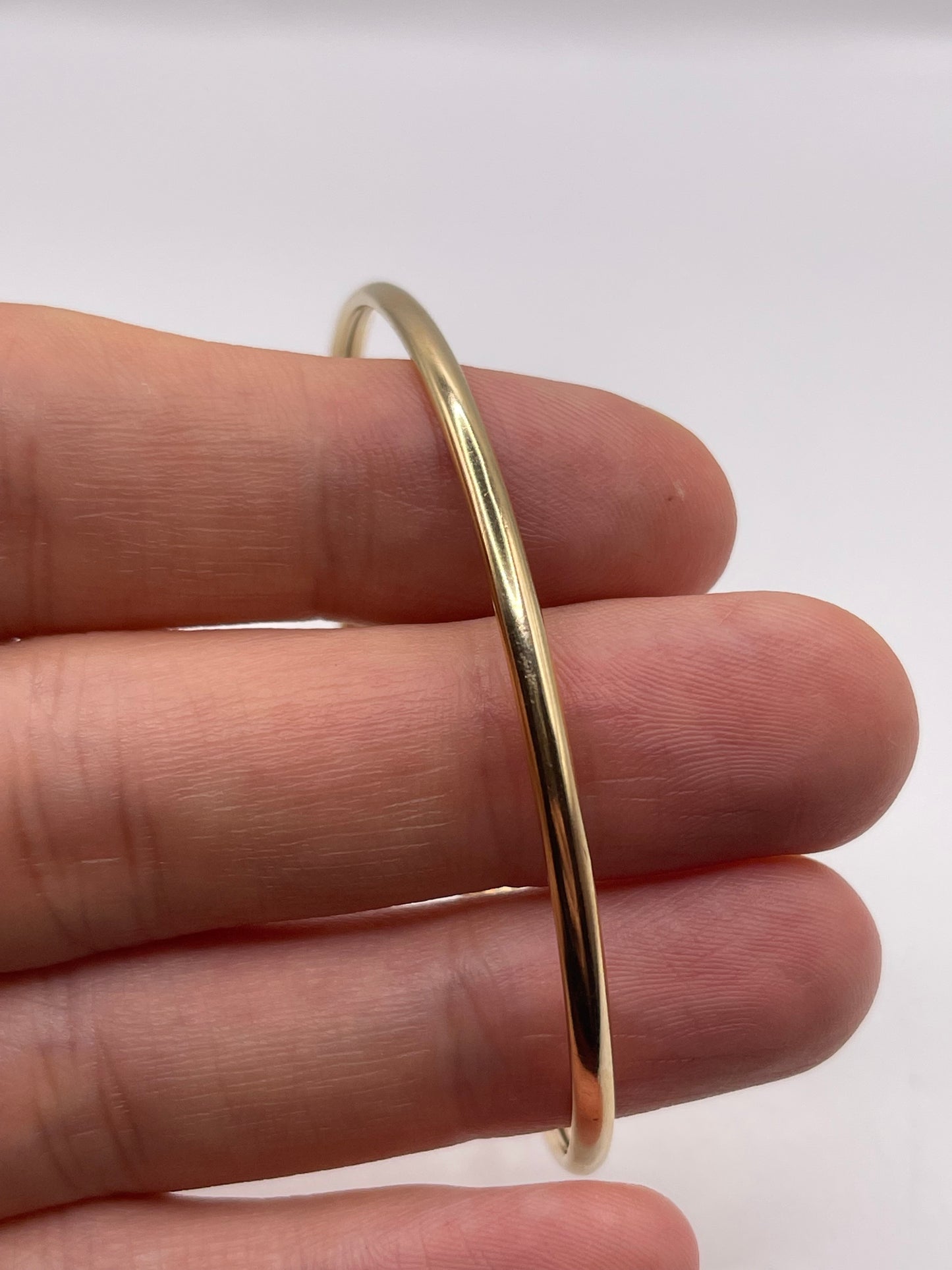 9ct gold bangle
