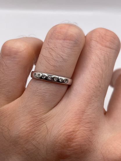 18ct white gold diamond ring