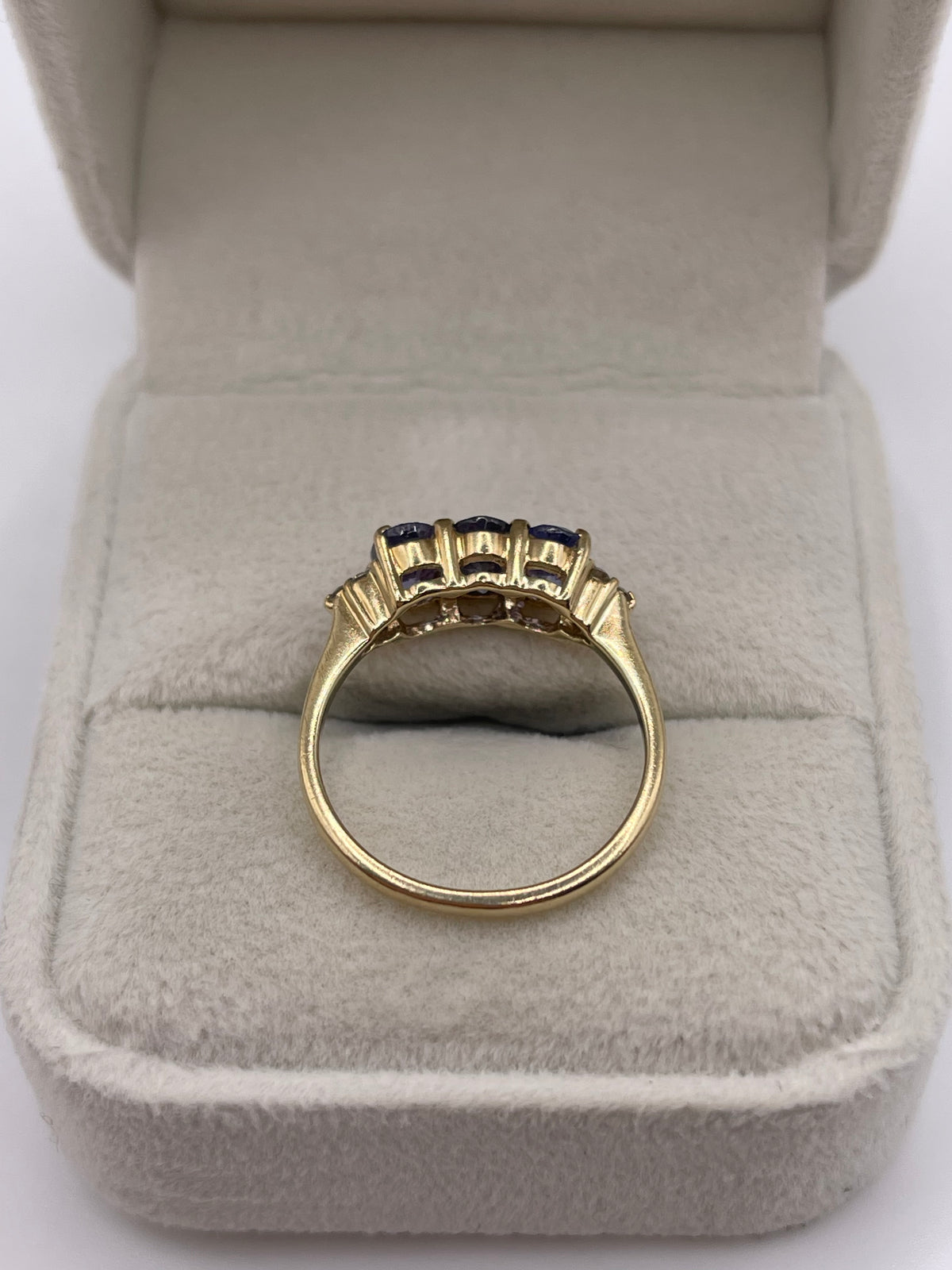 9ct gold tanzanite and diamond ring