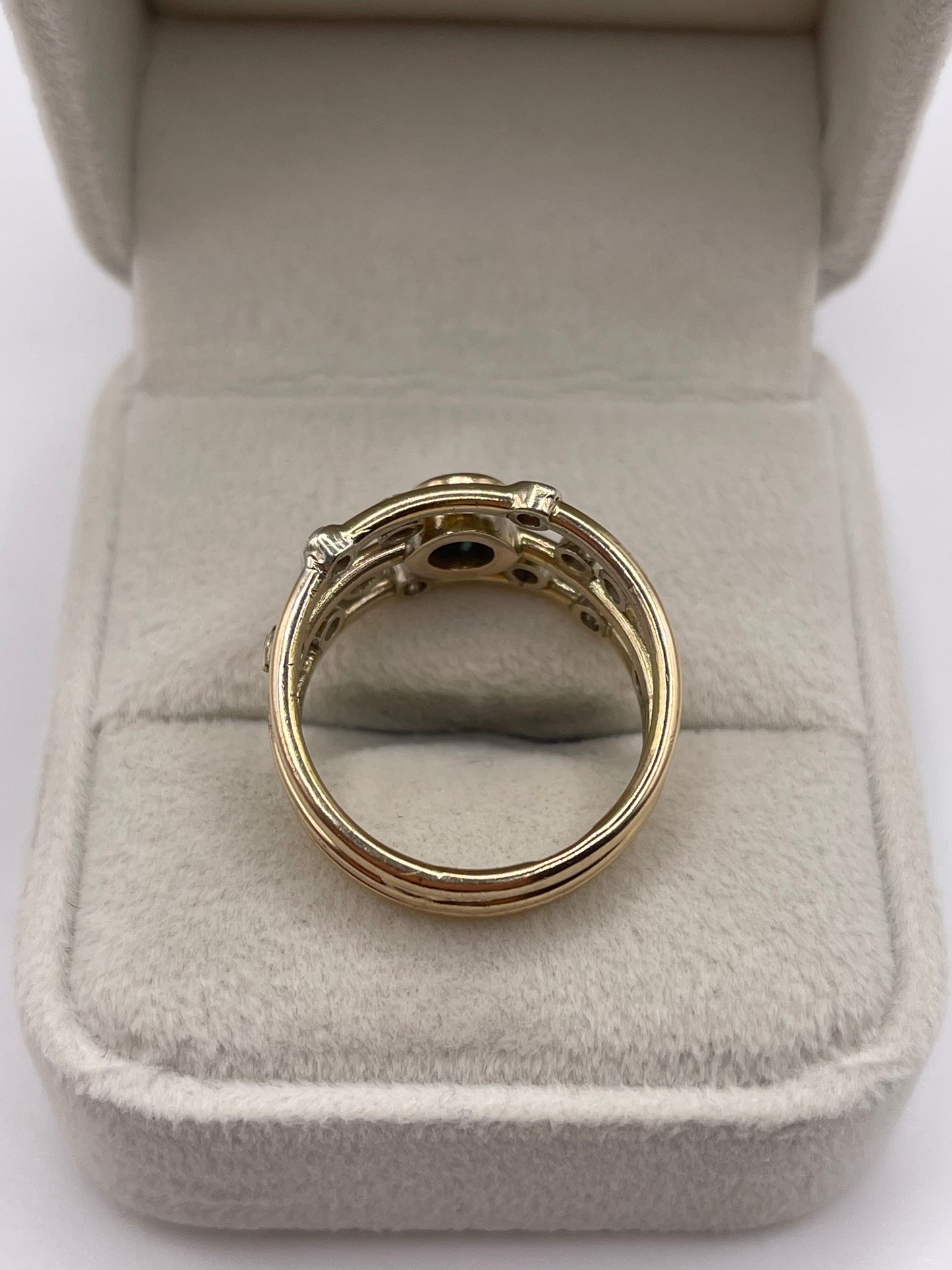 9ct gold sapphire and diamond ring