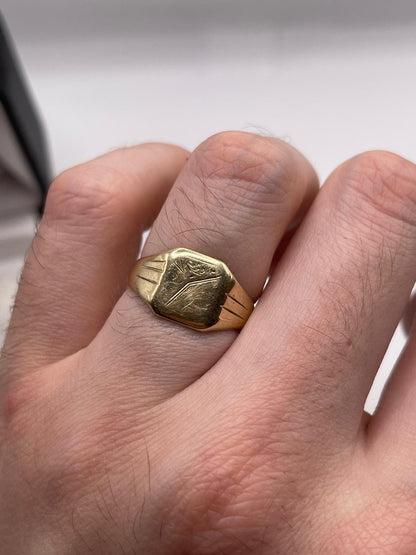 9ct gold engraved signet ring