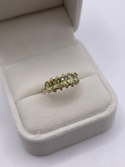 9ct gold peridot ring