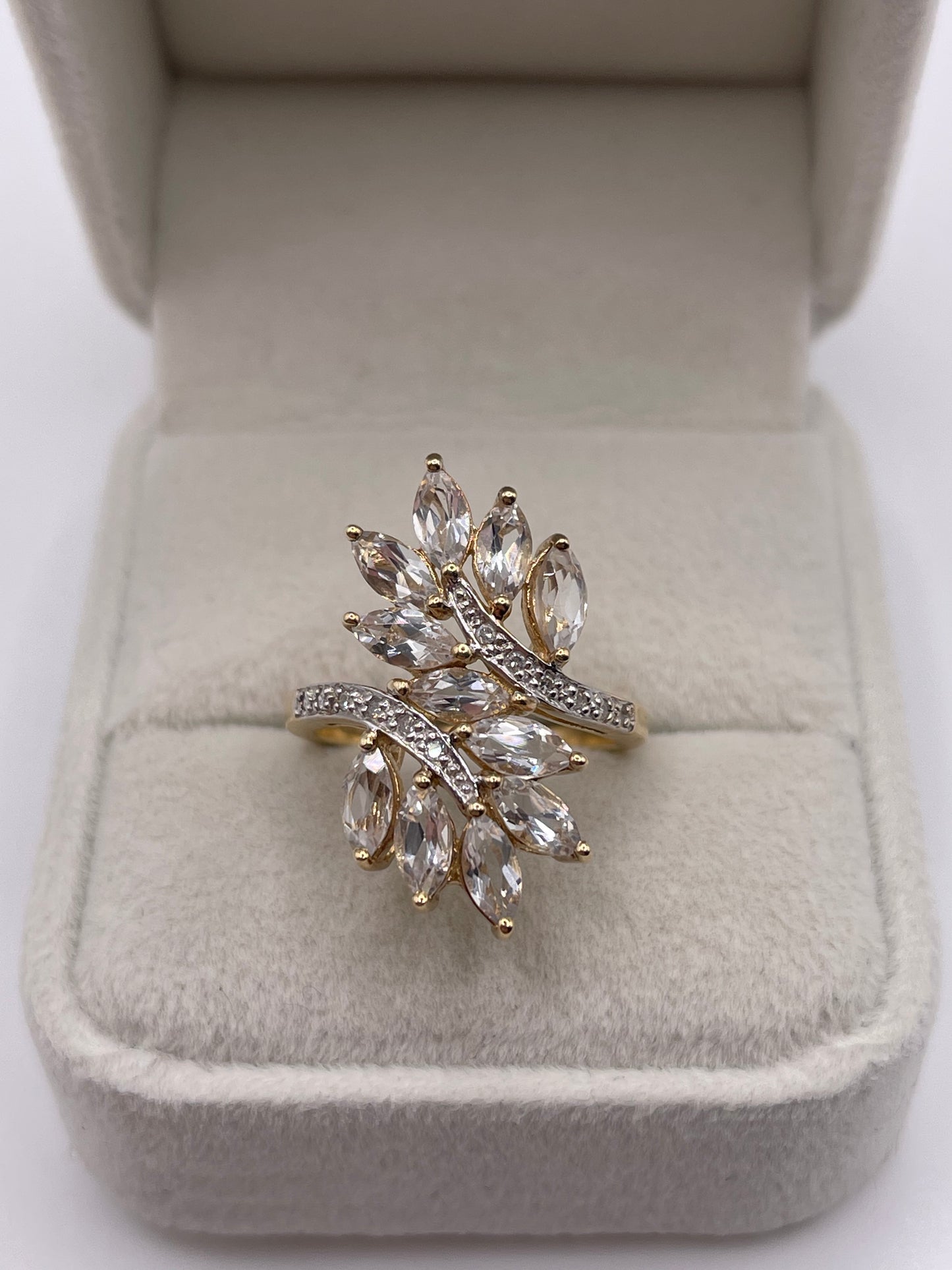 9ct gold topaz and diamond ring