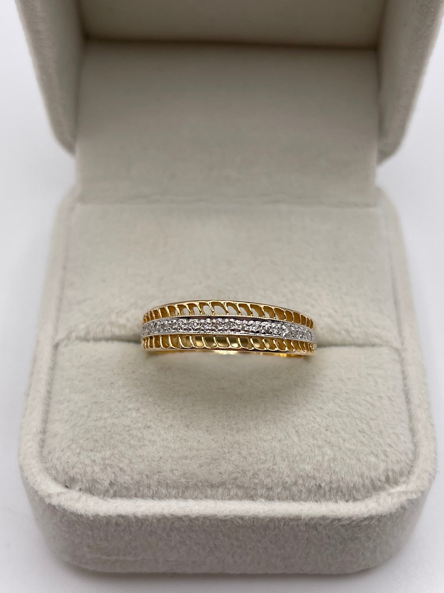 14ct gold diamond ring