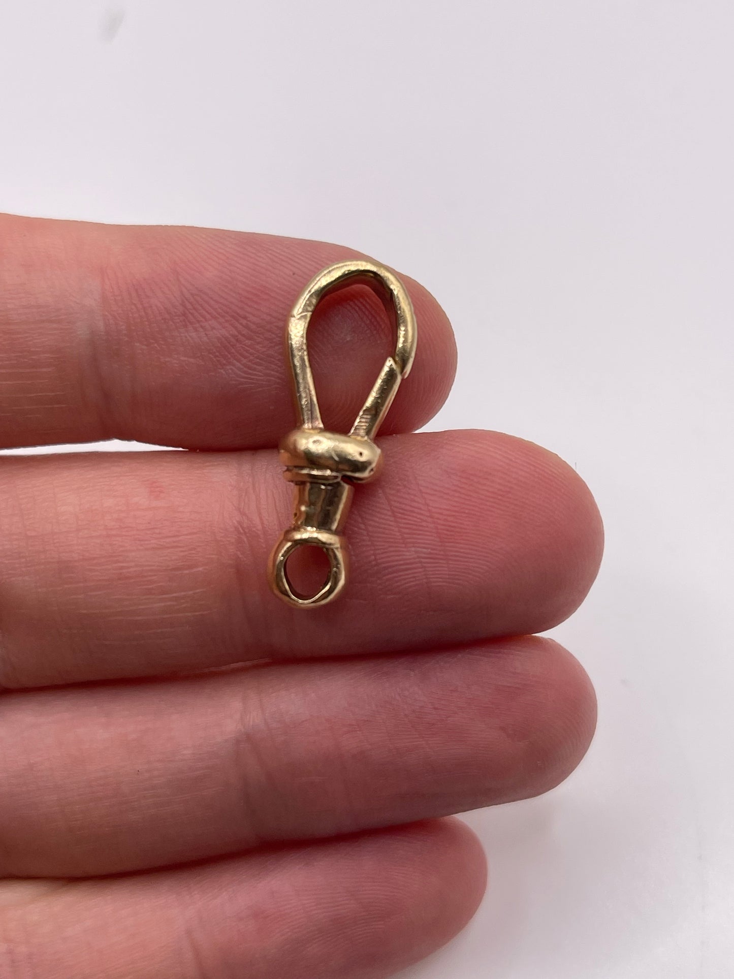 9ct gold dog clip 1