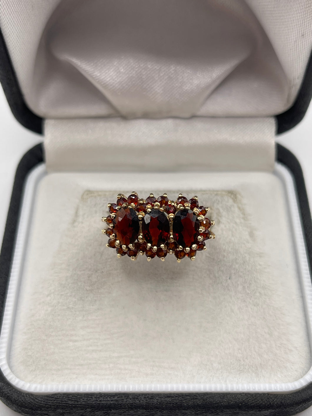 9ct gold garnet cluster ring