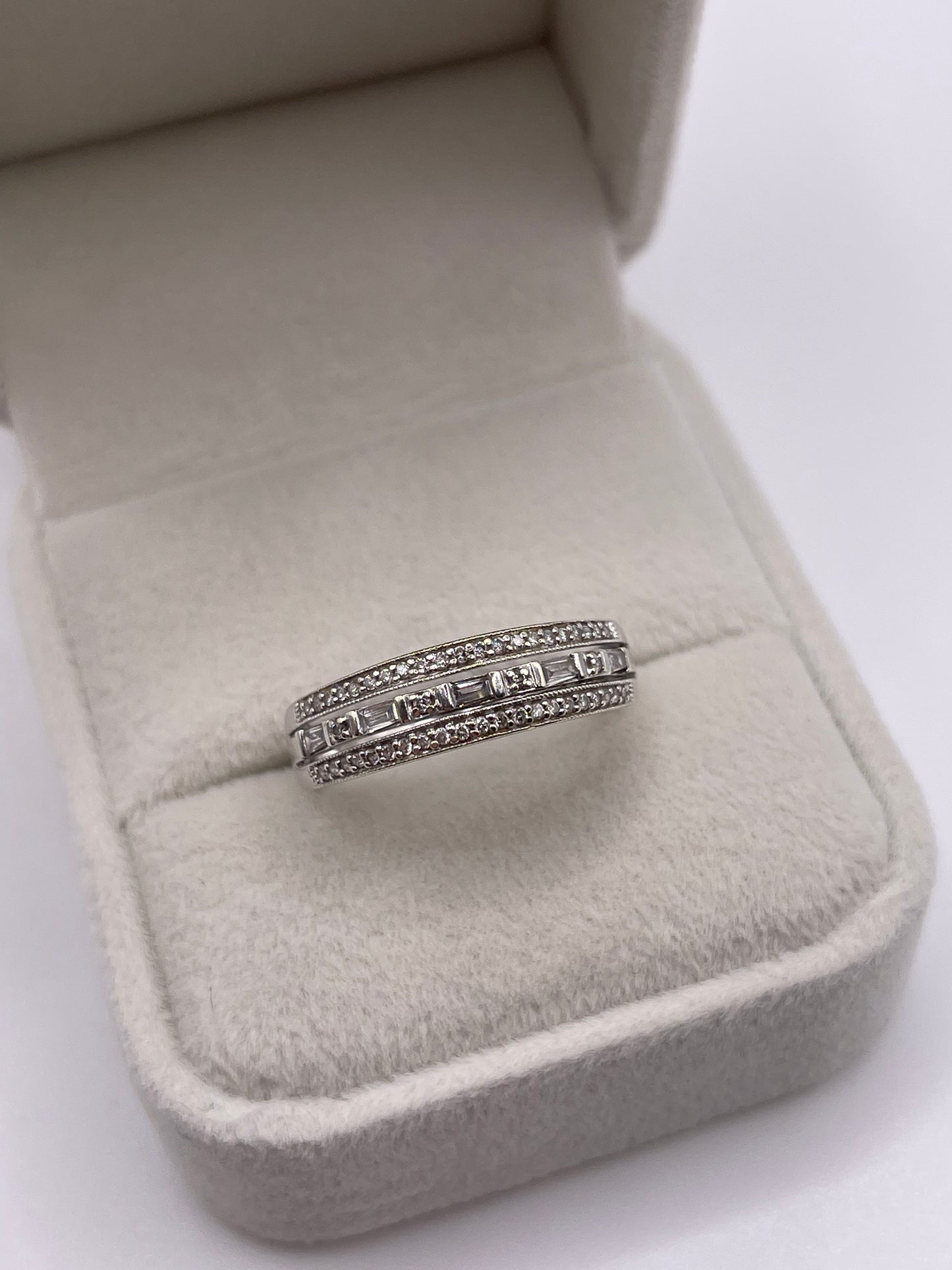 9ct white gold diamond cluster ring