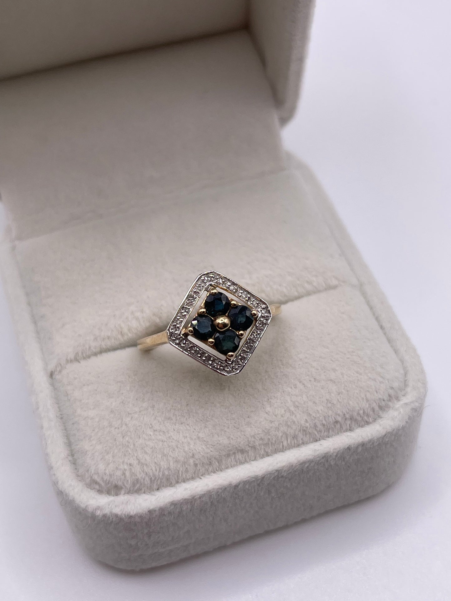 9ct gold sapphire and diamond ring