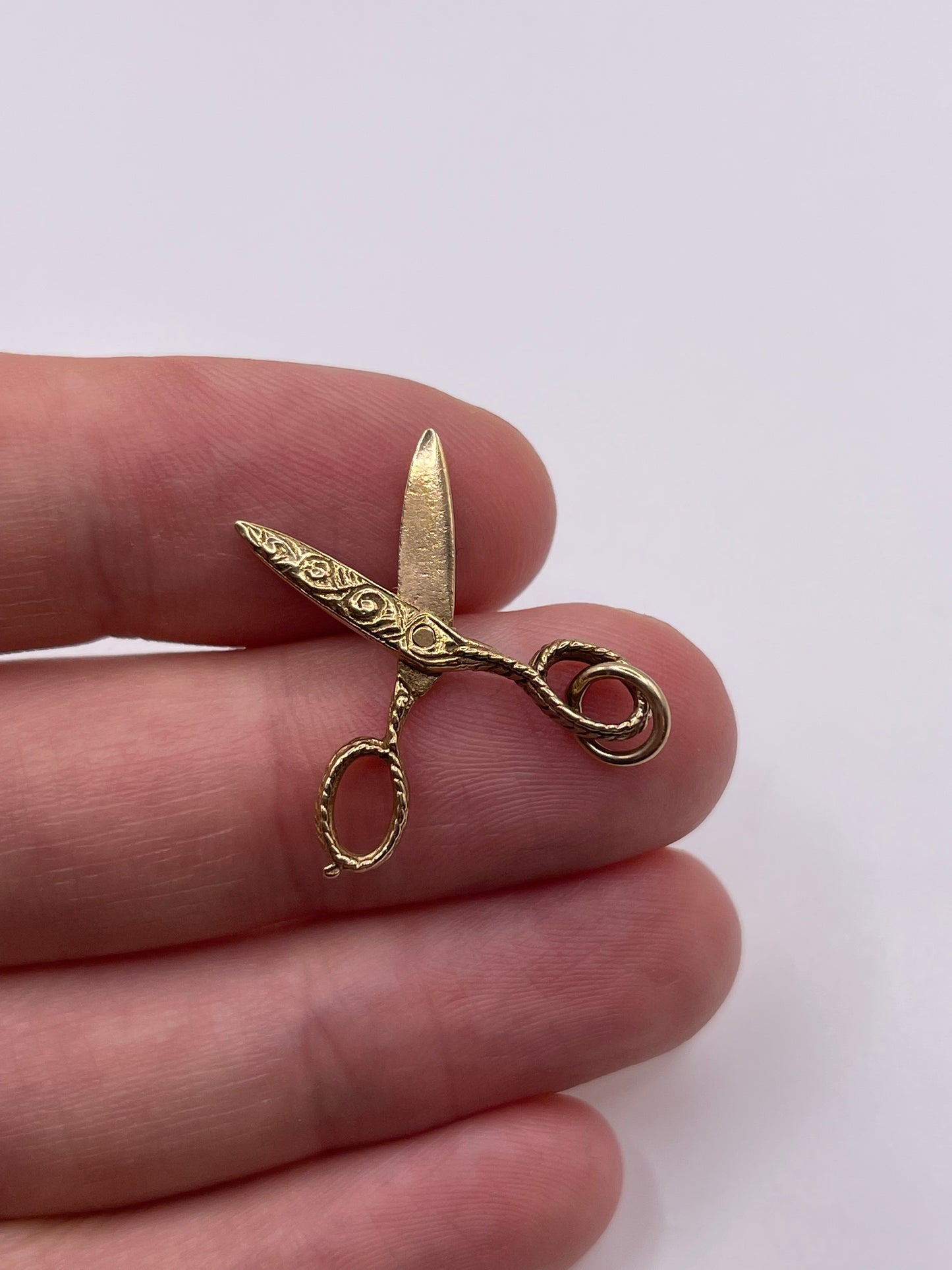 9ct gold scissors charm