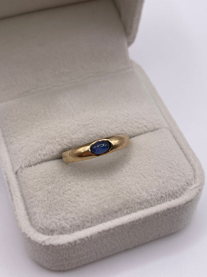 9ct gold cabochon sapphire ring