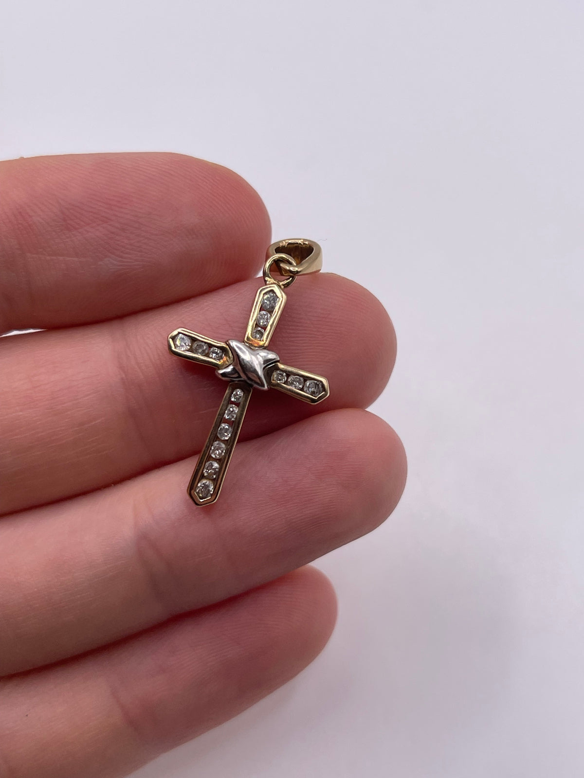 9ct gold diamond cross pendant