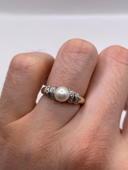 9ct gold pearl and diamond ring