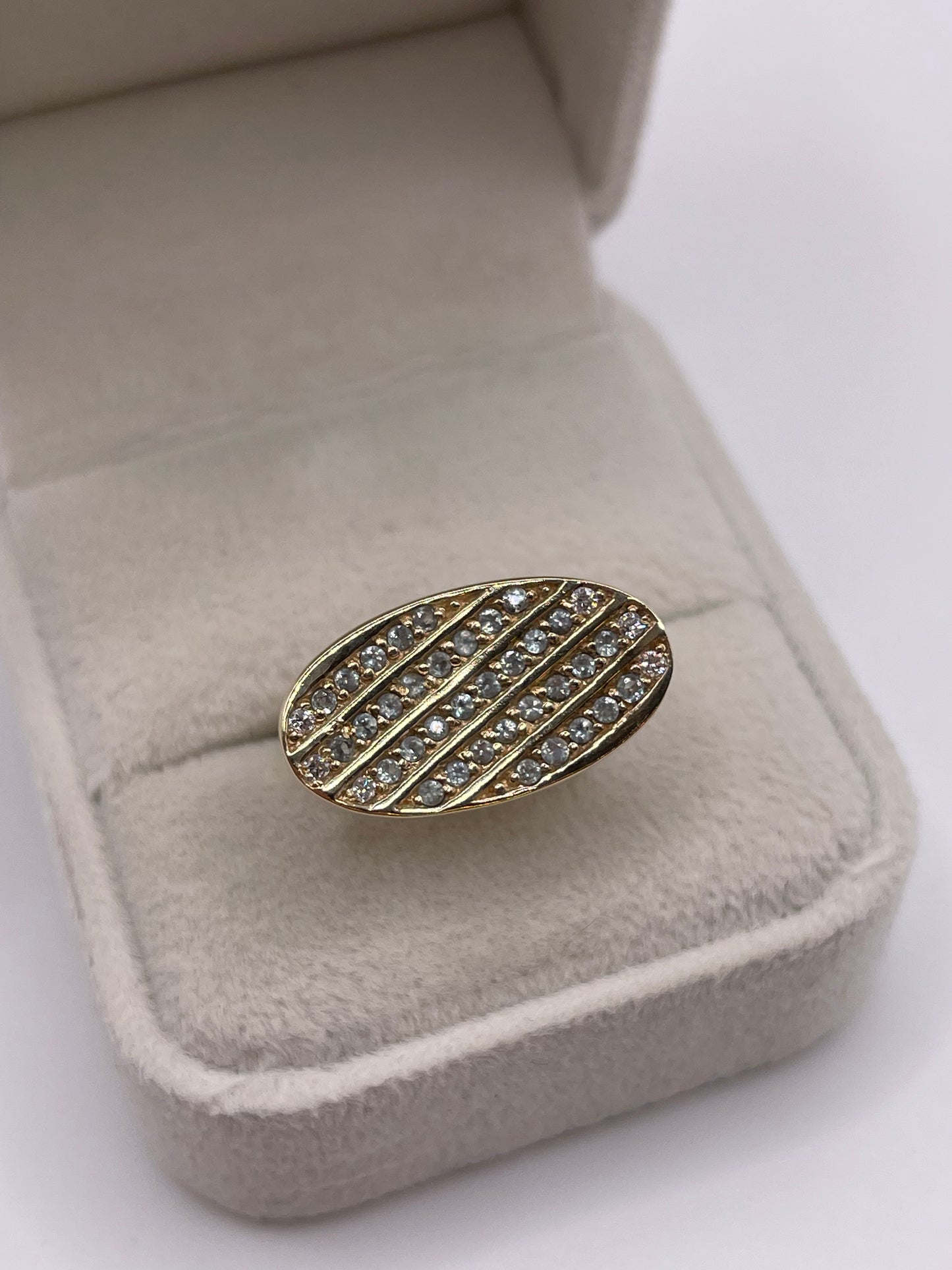 9ct gold alexandrite and diamond ring