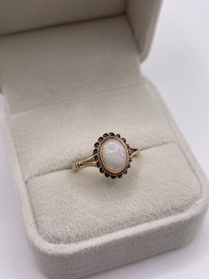 9ct gold opal ring