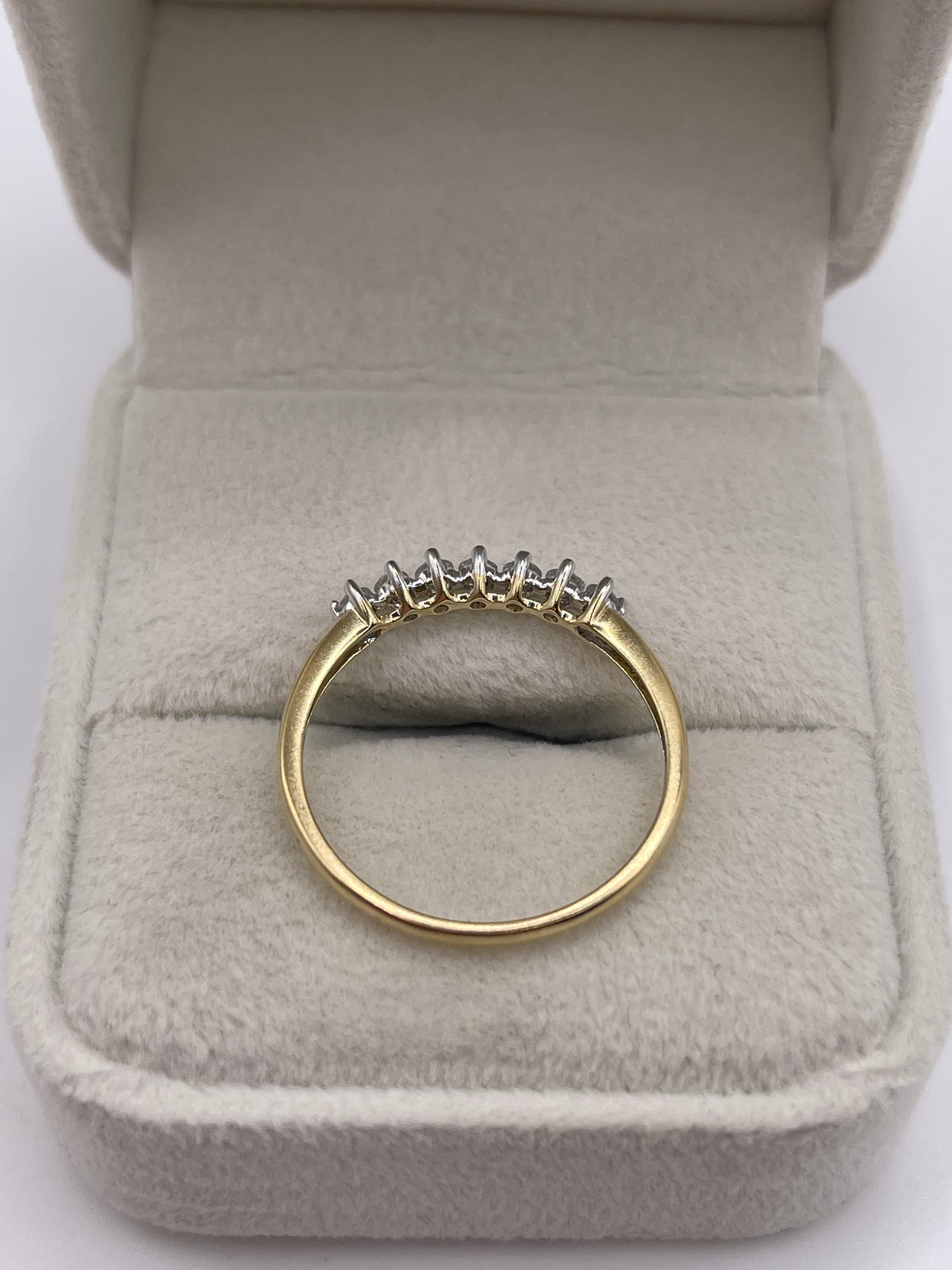 9ct gold diamond ring