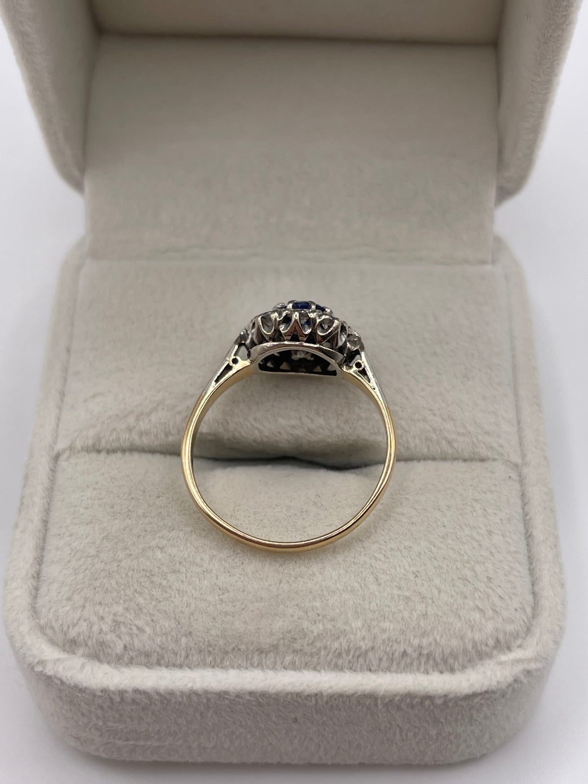 18ct gold platinum sapphire and diamond ring
