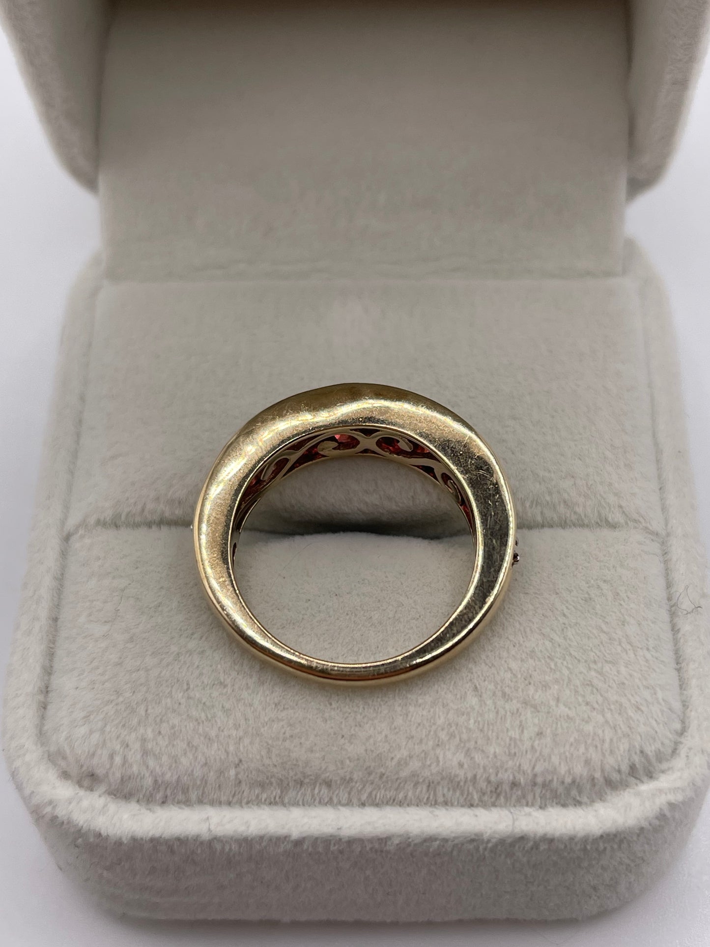 9ct gold garnet and zircon ring