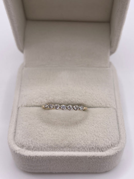 9ct gold cz ring