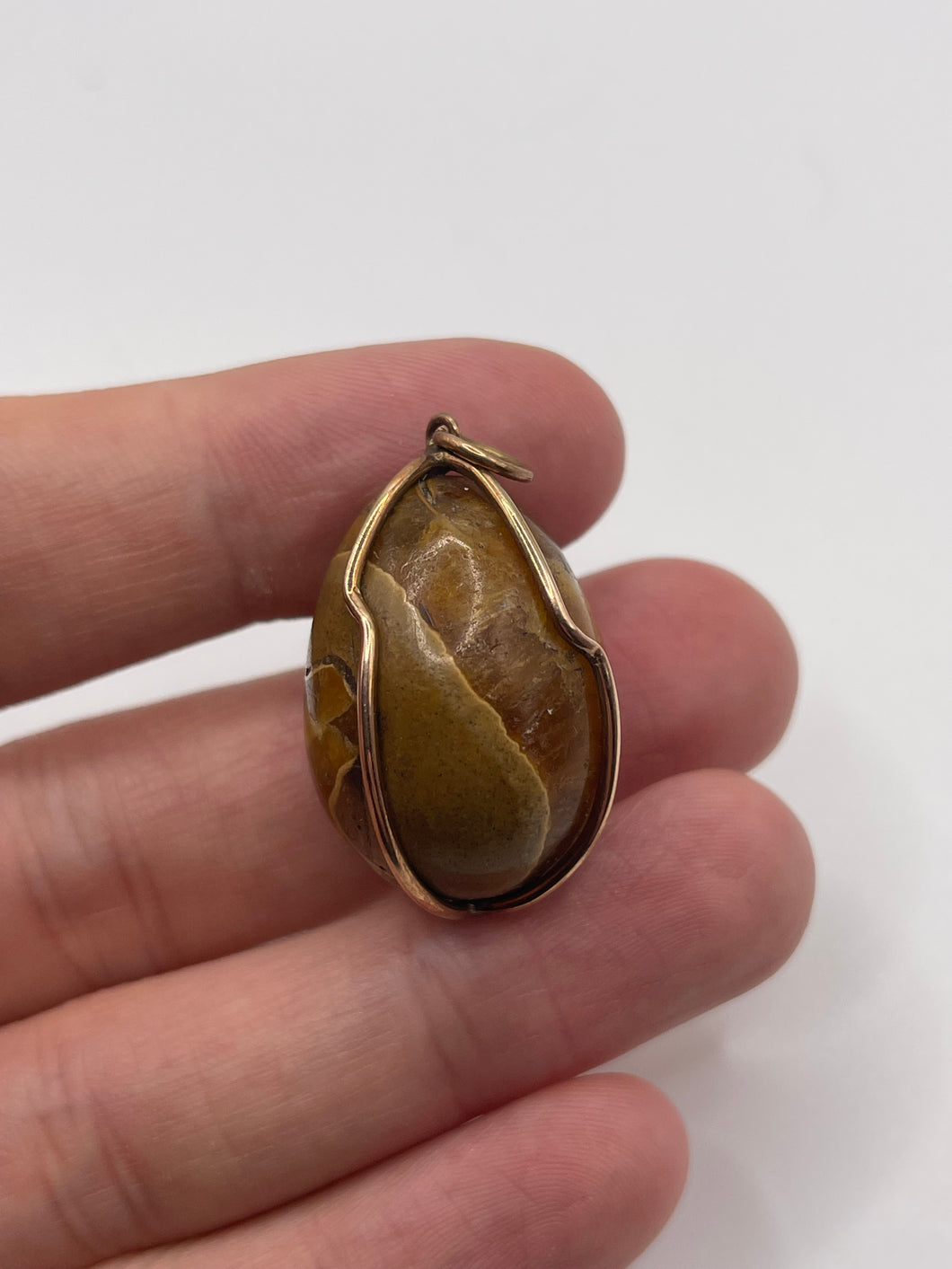 9ct gold gemstone egg pendant