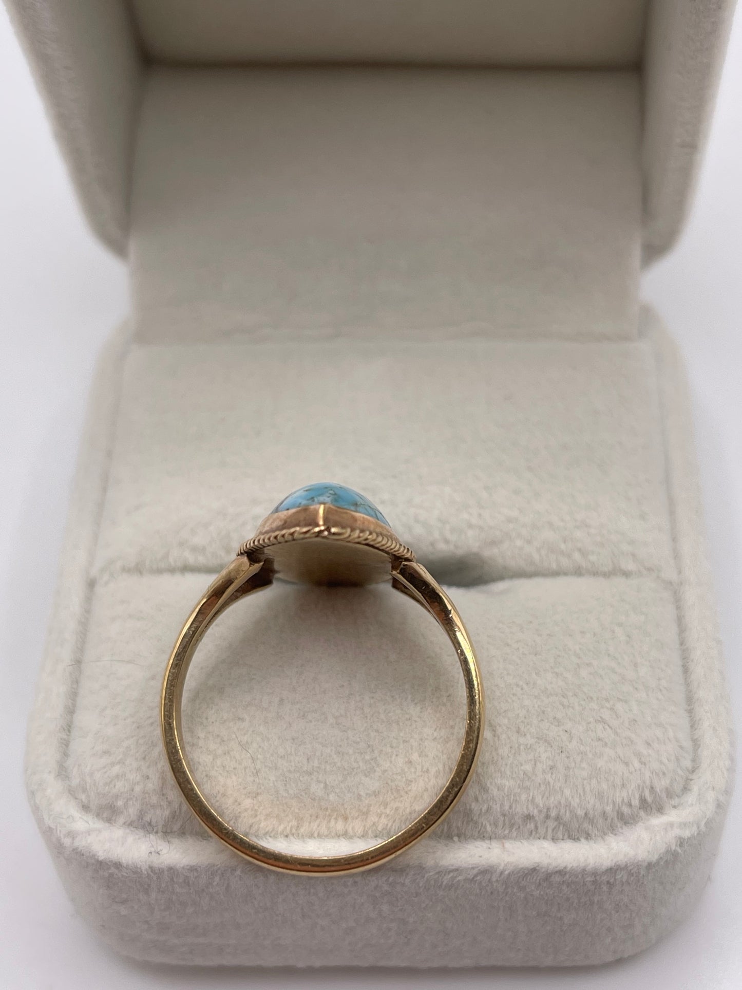 9ct gold gemstone ring
