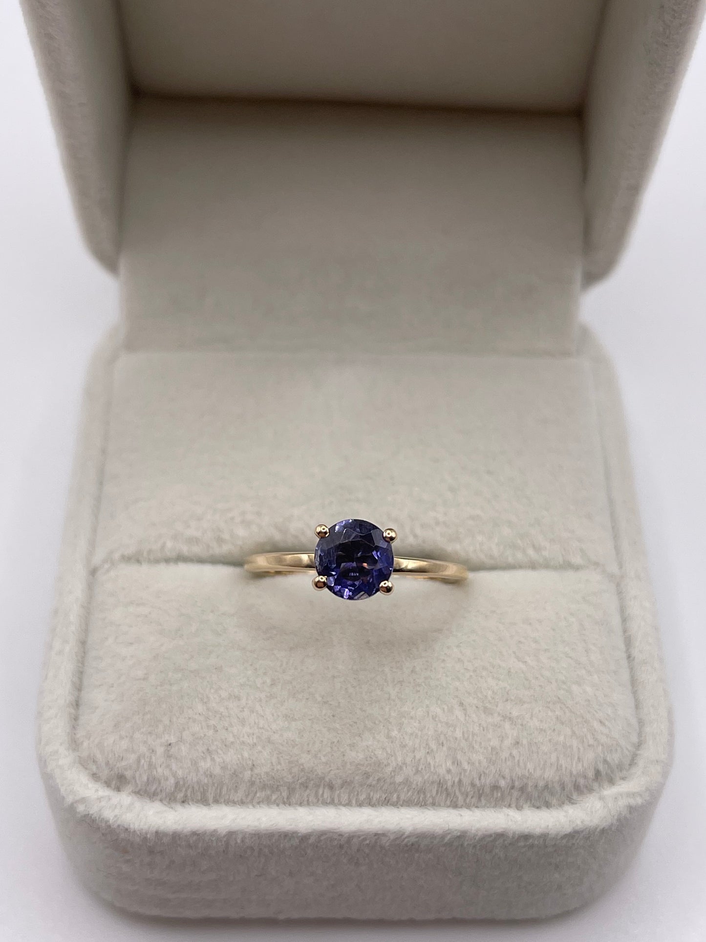 9ct gold iolite and diamond ring