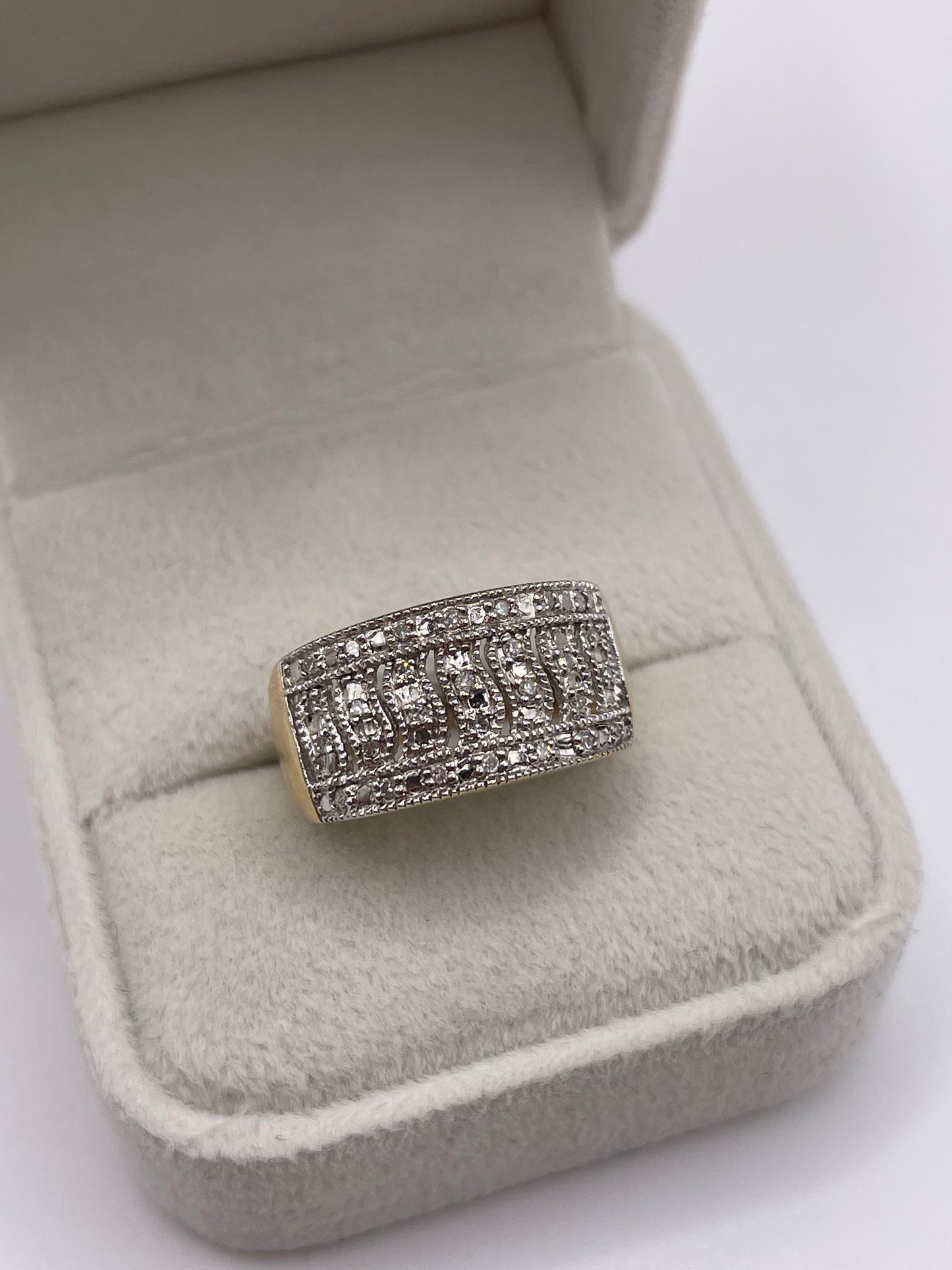 9ct gold diamond cluster ring