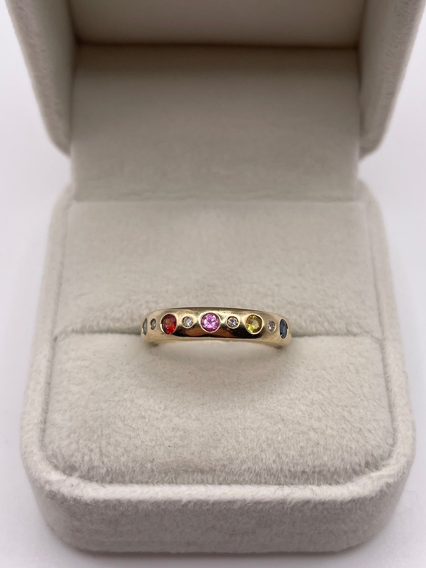 9ct gold sapphire and diamond ring