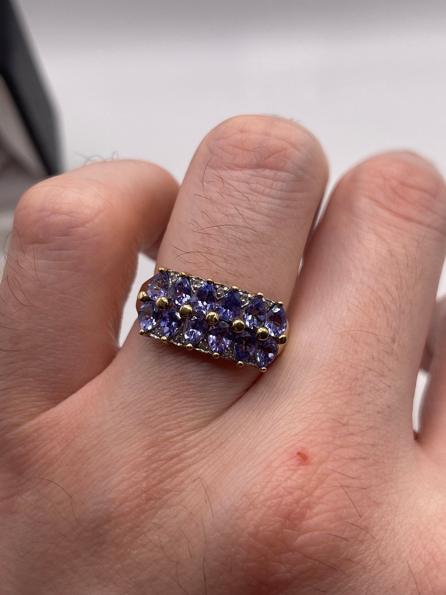 9ct gold tanzanite and diamond ring