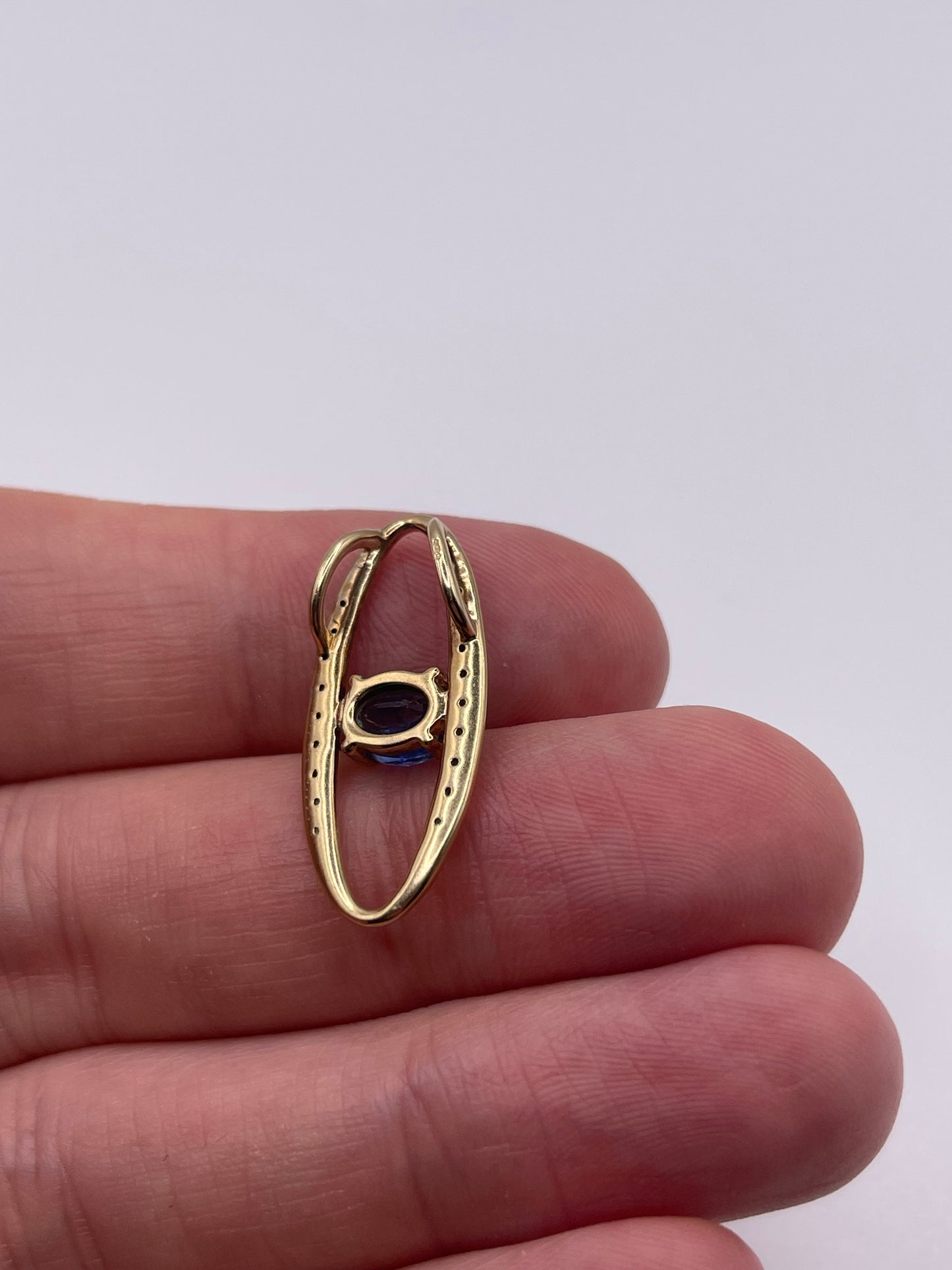 9ct gold kyanite and diamond pendant