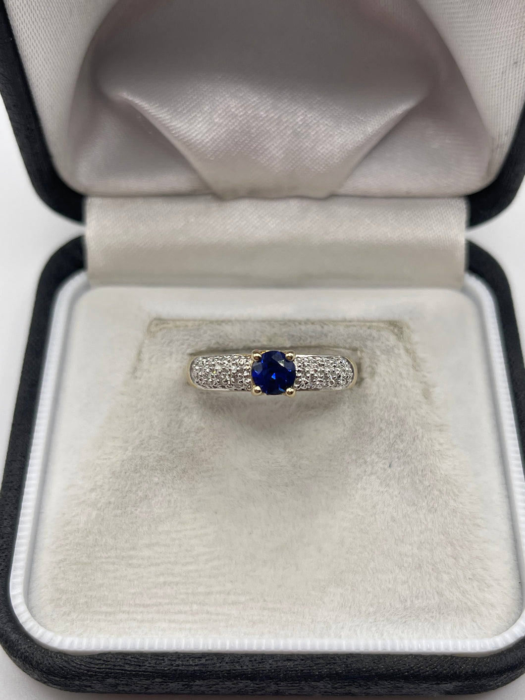 9ct gold kyanite and diamond ring