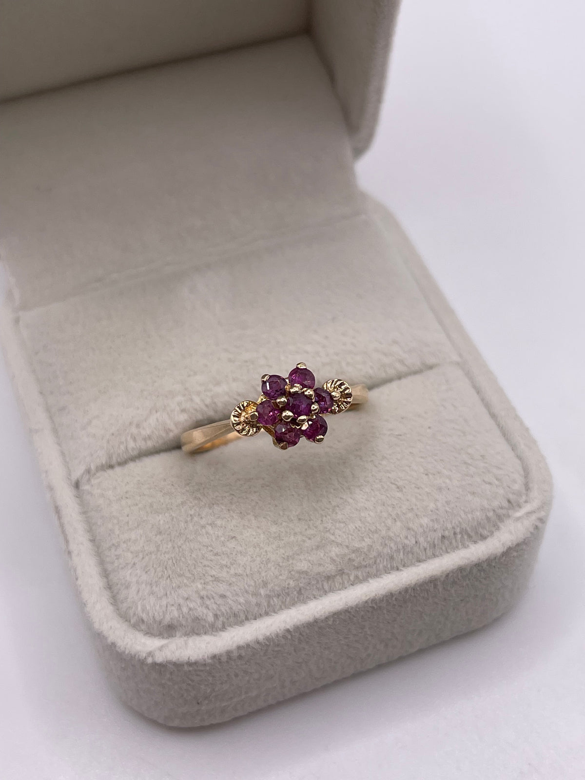 9ct gold ruby cluster ring
