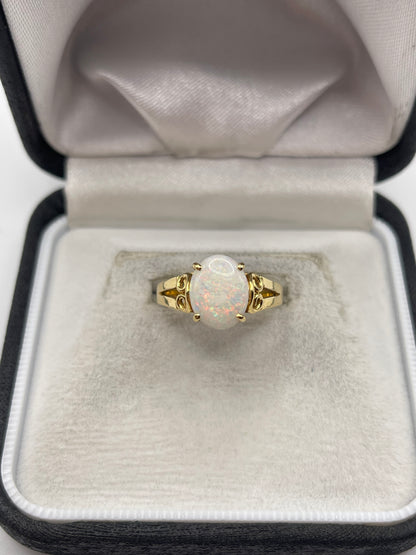 18ct gold opal ring