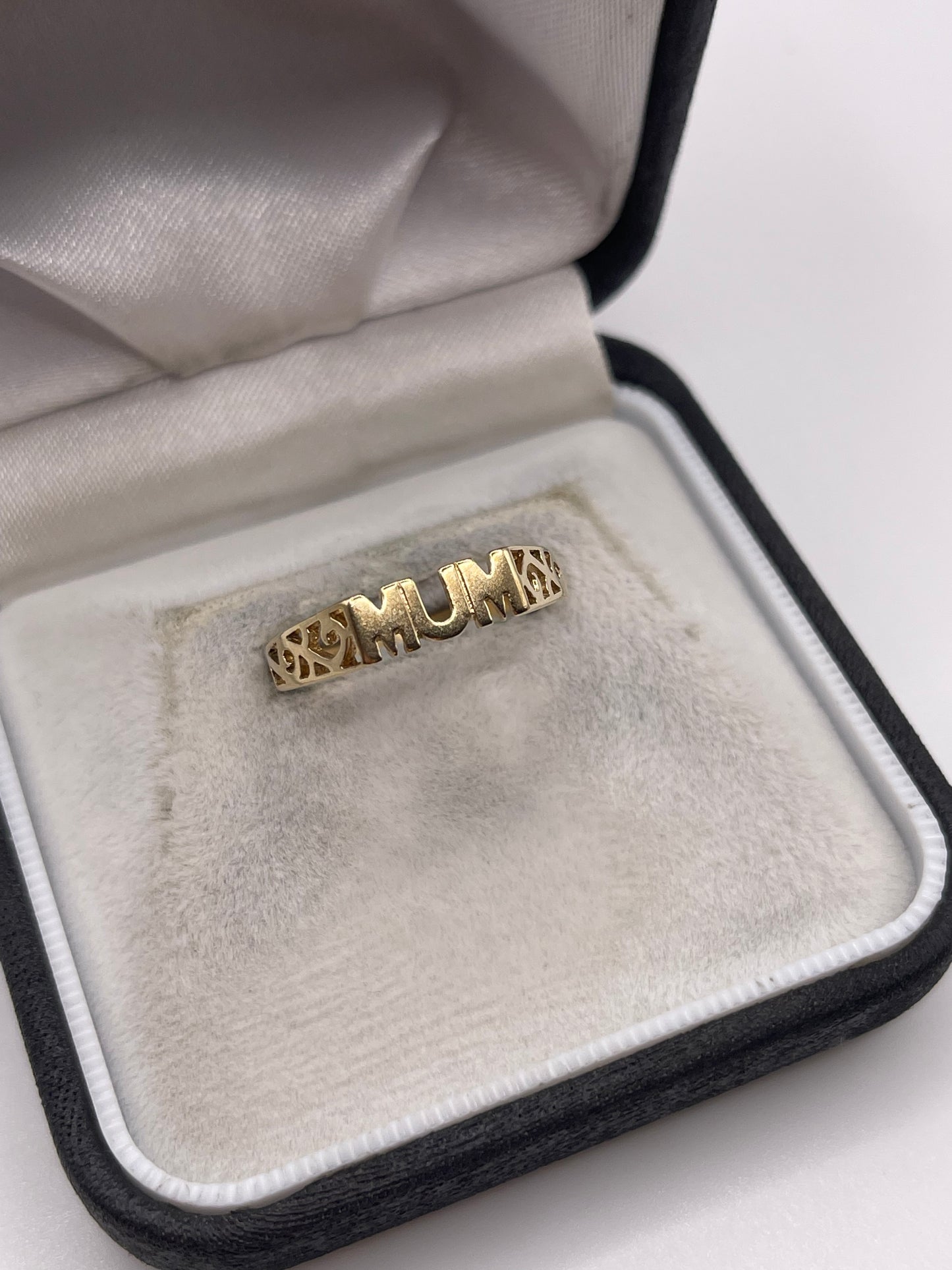 9ct gold mum ring