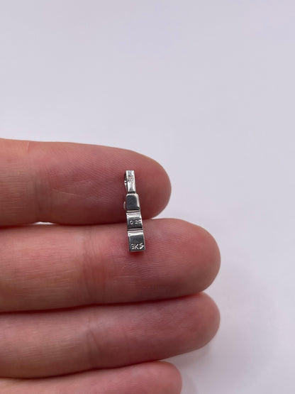 9ct white gold diamond pendant