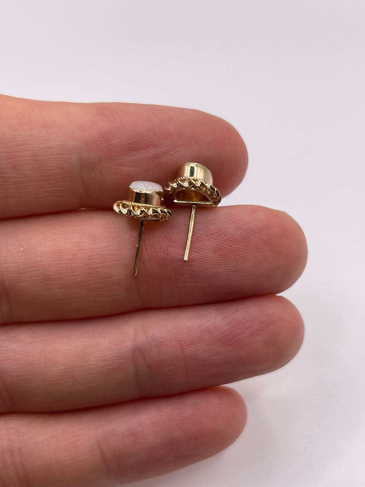 9ct gold opal earrings