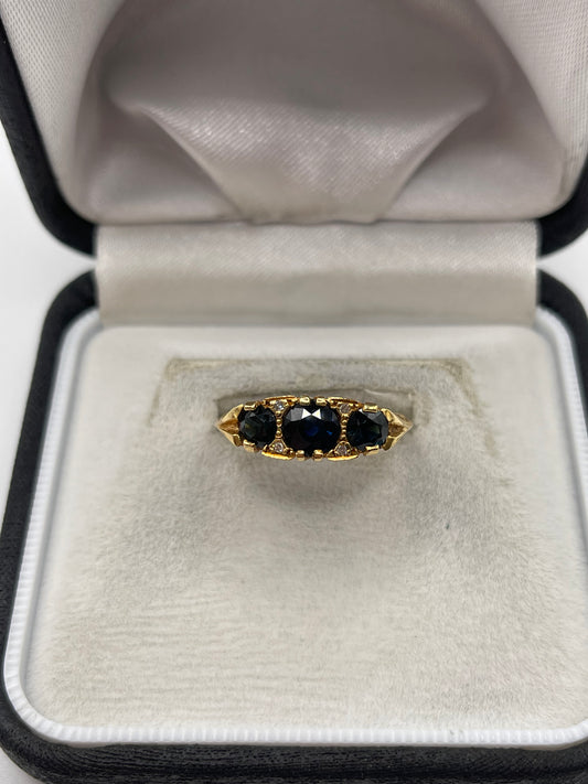 18ct gold sapphire and diamond ring