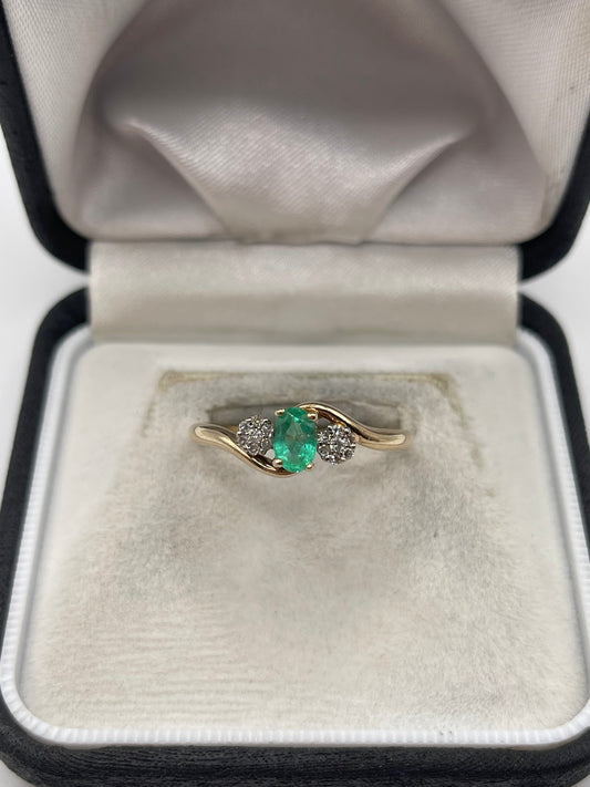 9ct gold emerald and diamond ring
